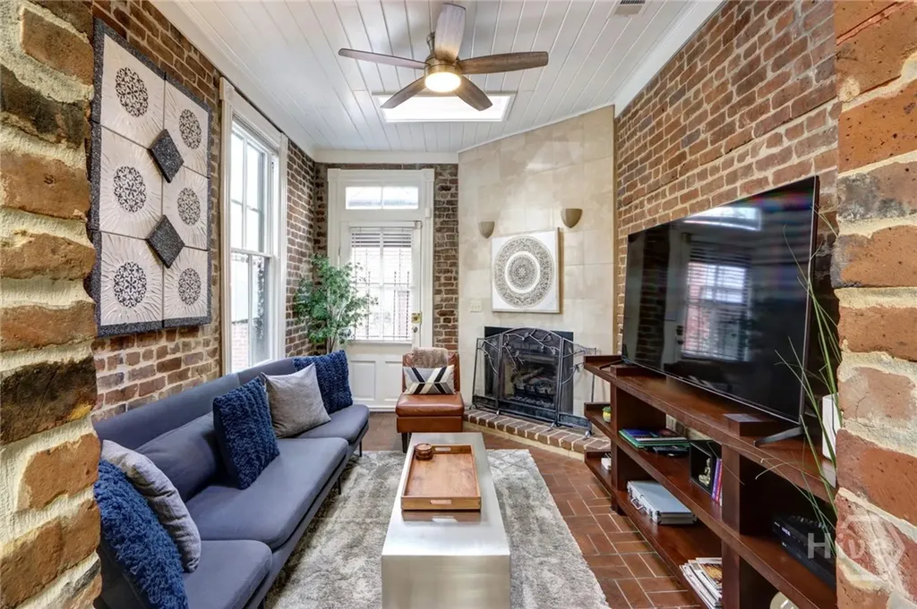 220 E State Street Savannah GA 31401