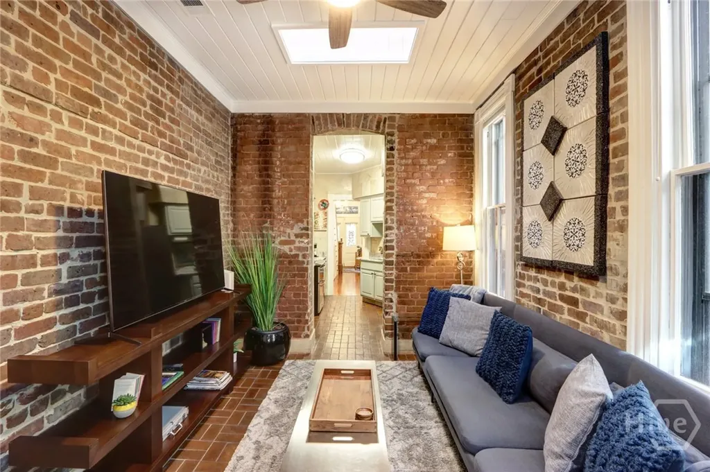 220 E State Street Savannah GA 31401