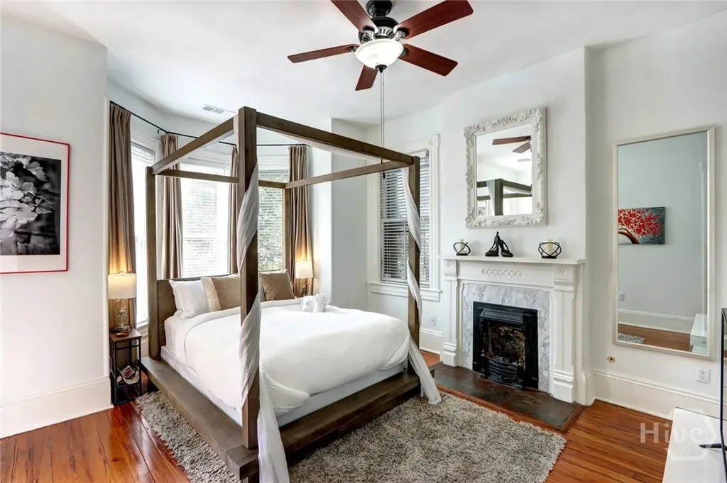 220 E State Street Savannah GA 31401