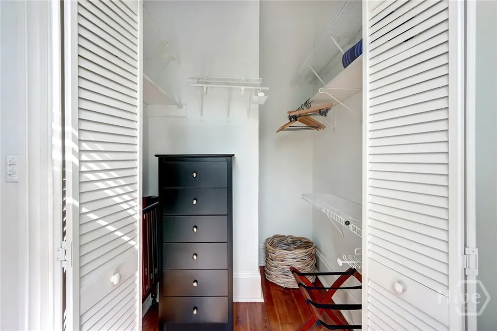 220 E State Street Savannah GA 31401
