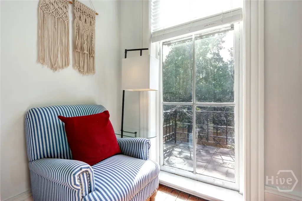 220 E State Street Savannah GA 31401