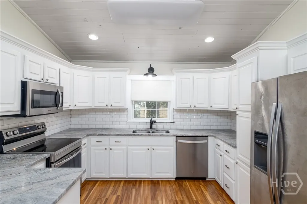 708 Virginia Avenue Glennville GA 30427