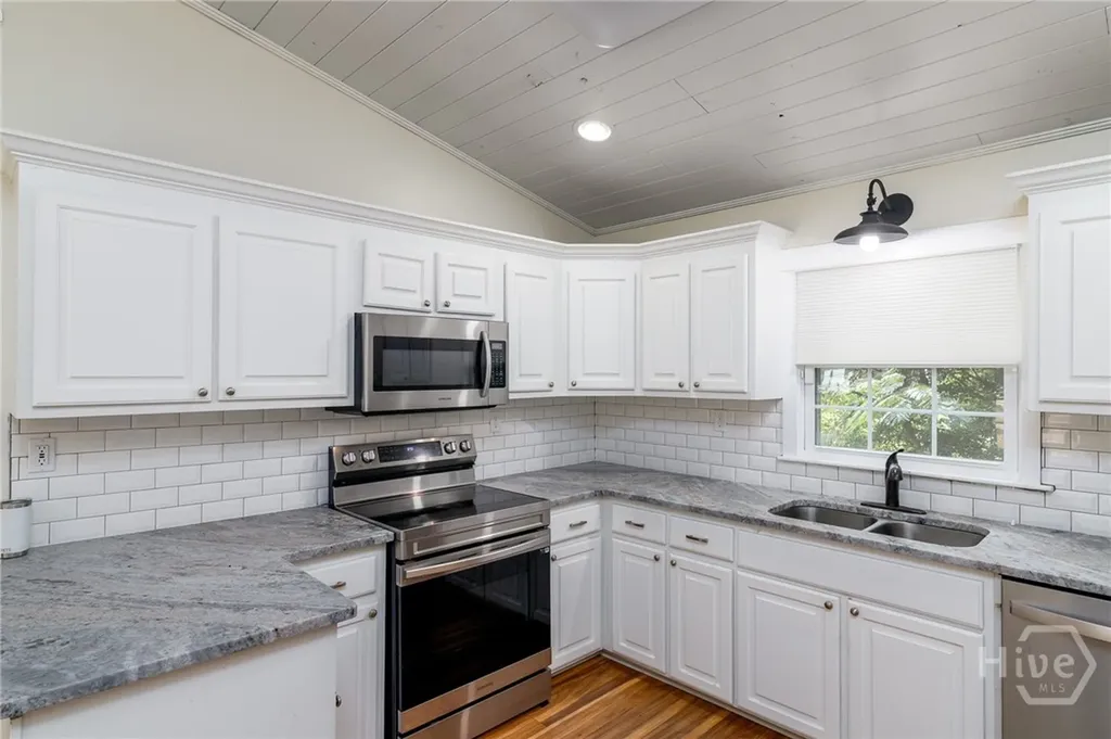 708 Virginia Avenue Glennville GA 30427