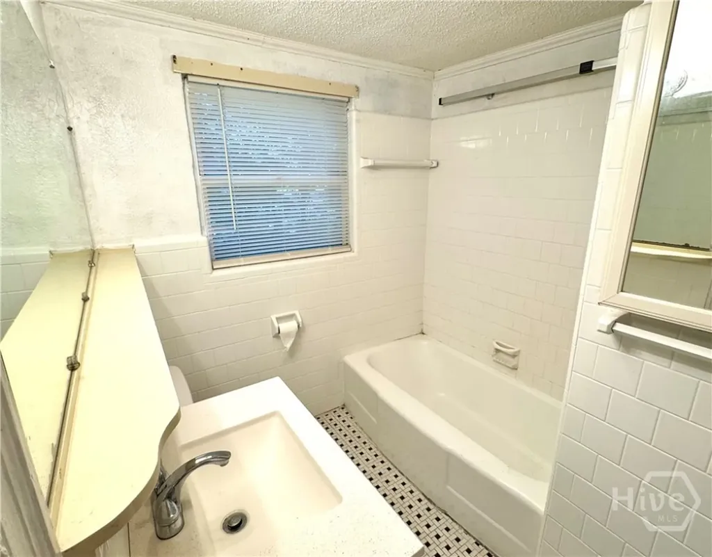 147 Camellia Avenue Savannah GA 31408