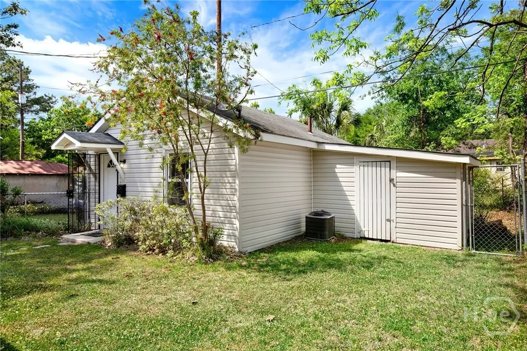 856 E 35th Street Savannah GA 31401