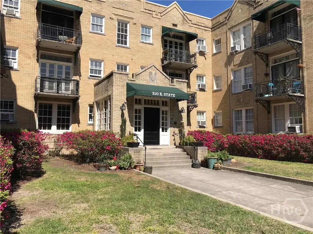 210 E State Street Savannah GA 31401