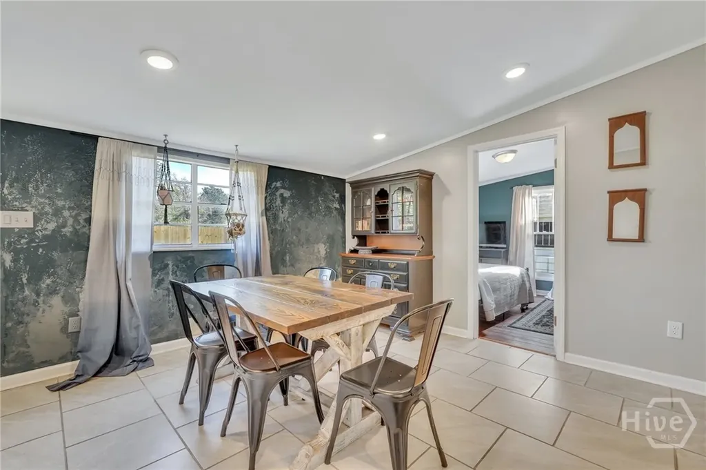 2106 Bolling Street Savannah GA 31404