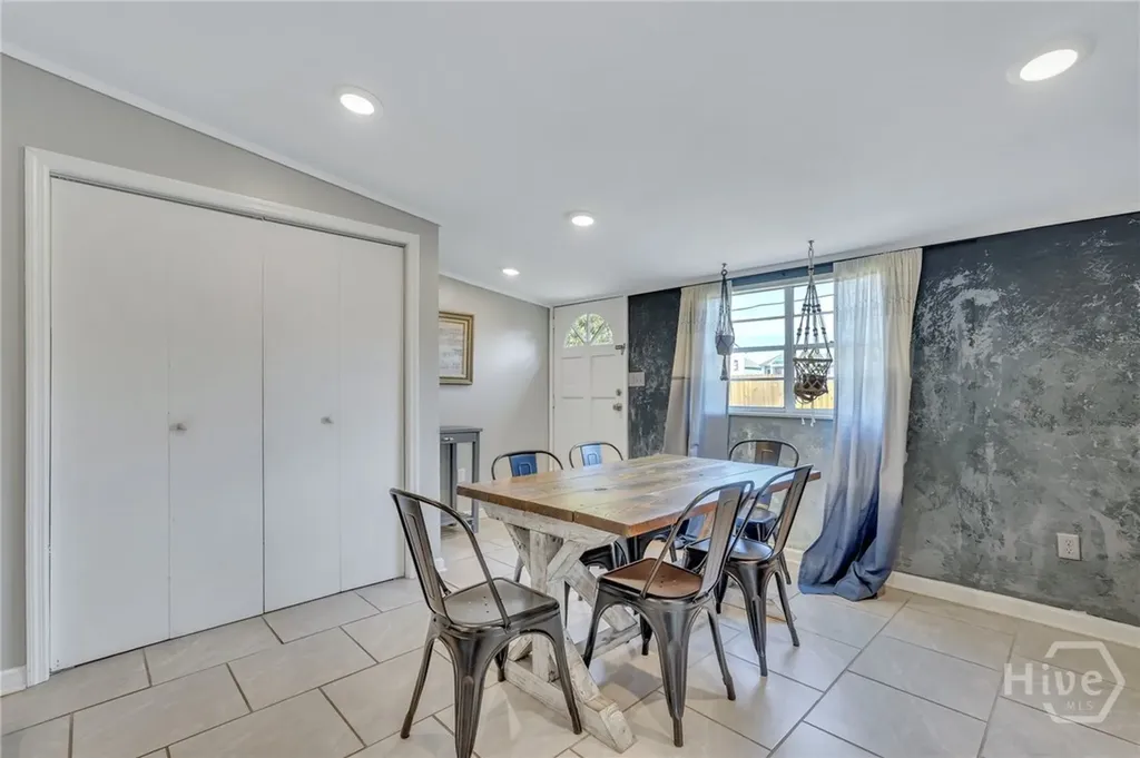 2106 Bolling Street Savannah GA 31404