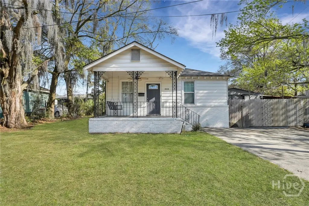 2106 Bolling Street Savannah GA 31404