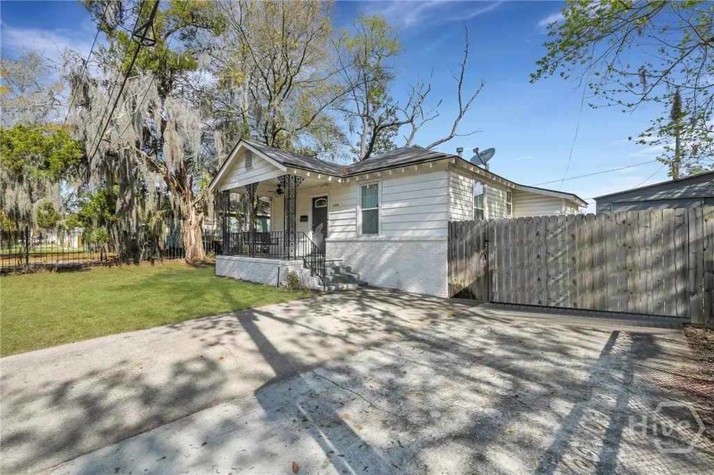 2106 Bolling Street Savannah GA 31404