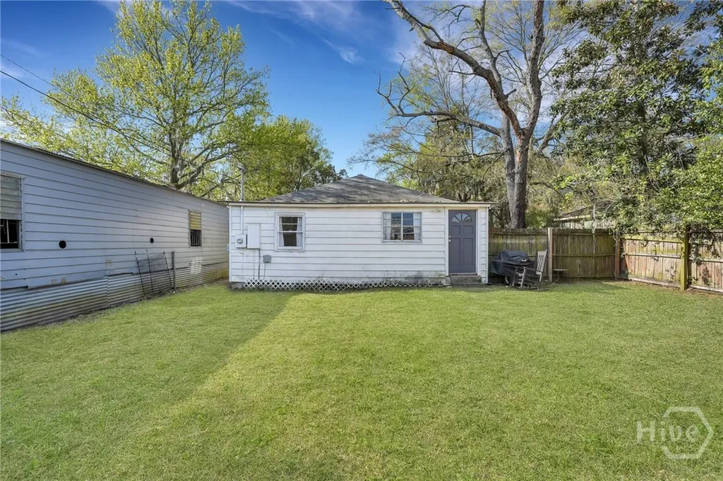 2106 Bolling Street Savannah GA 31404