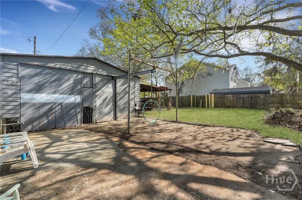 2106 Bolling Street Savannah GA 31404