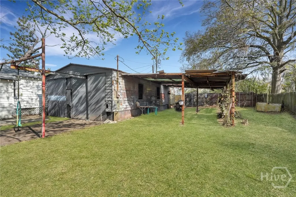 2106 Bolling Street Savannah GA 31404