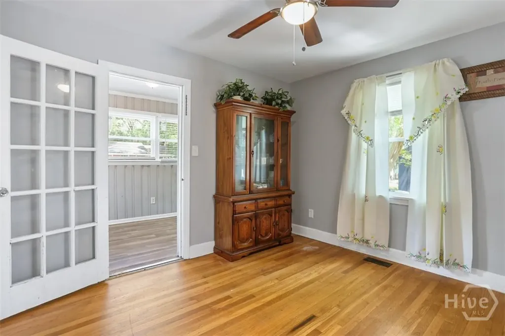 2403 E 37th Street Savannah GA 31404