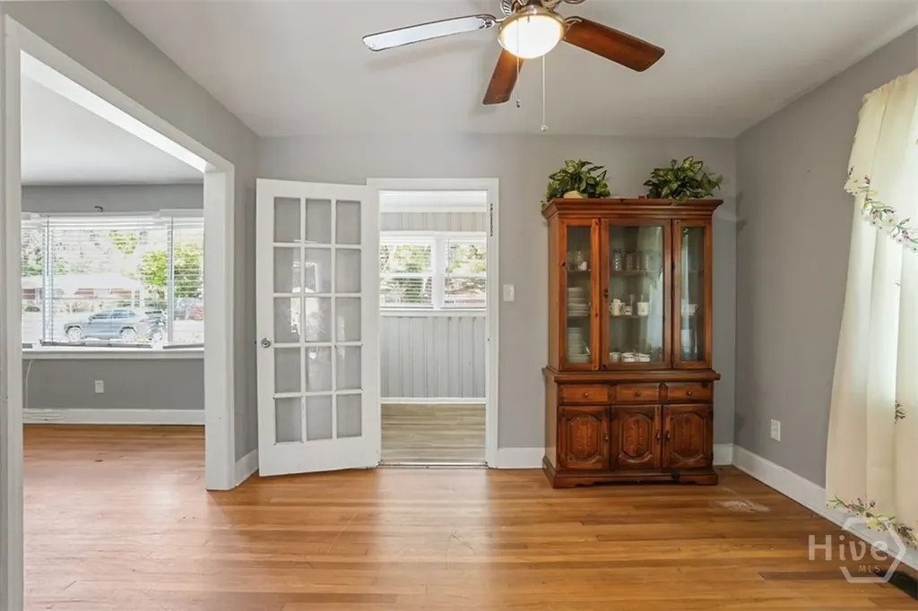 2403 E 37th Street Savannah GA 31404