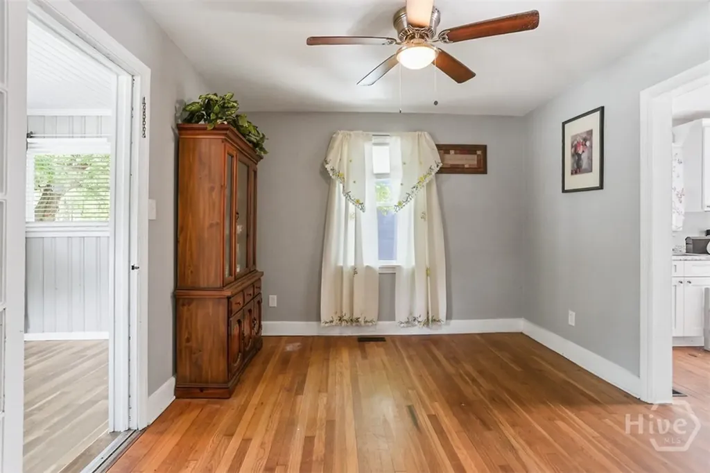 2403 E 37th Street Savannah GA 31404