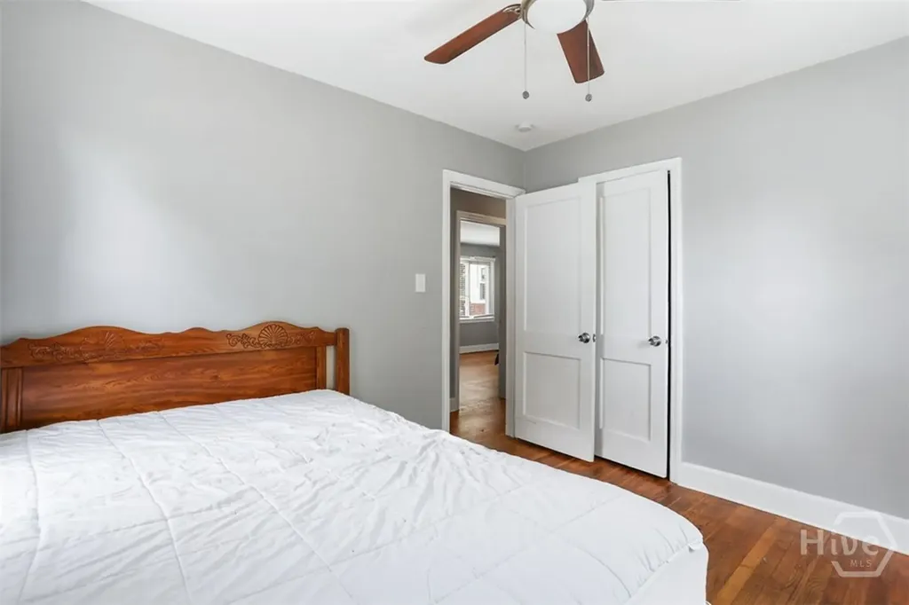 2403 E 37th Street Savannah GA 31404