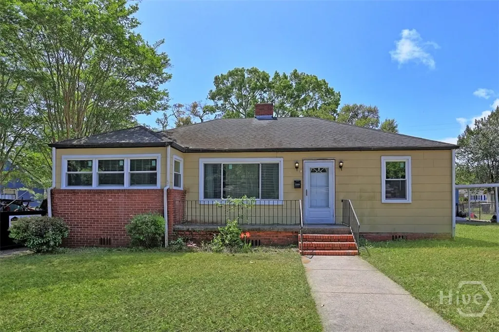 2403 E 37th Street Savannah GA 31404