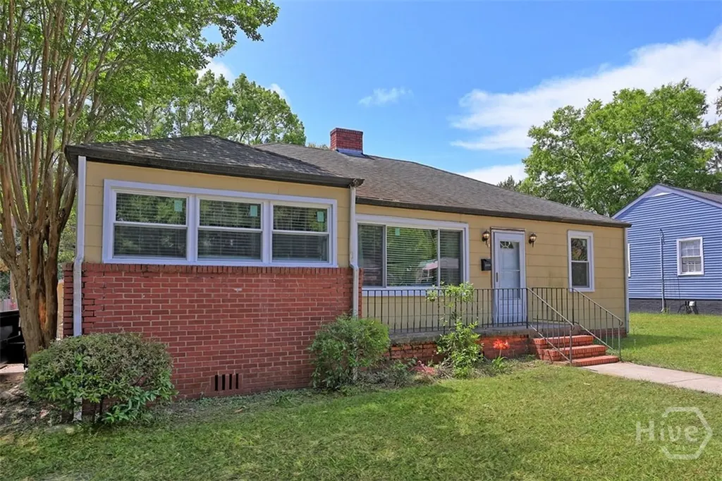 2403 E 37th Street Savannah GA 31404