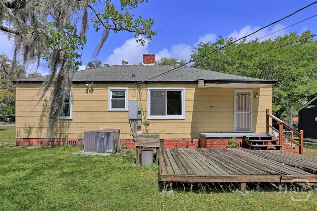 2403 E 37th Street Savannah GA 31404