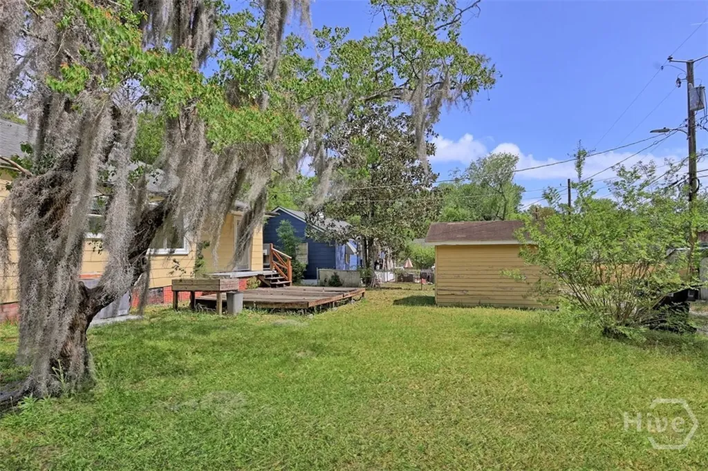 2403 E 37th Street Savannah GA 31404