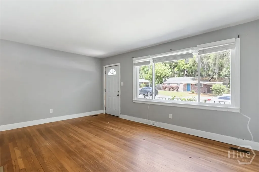 2403 E 37th Street Savannah GA 31404