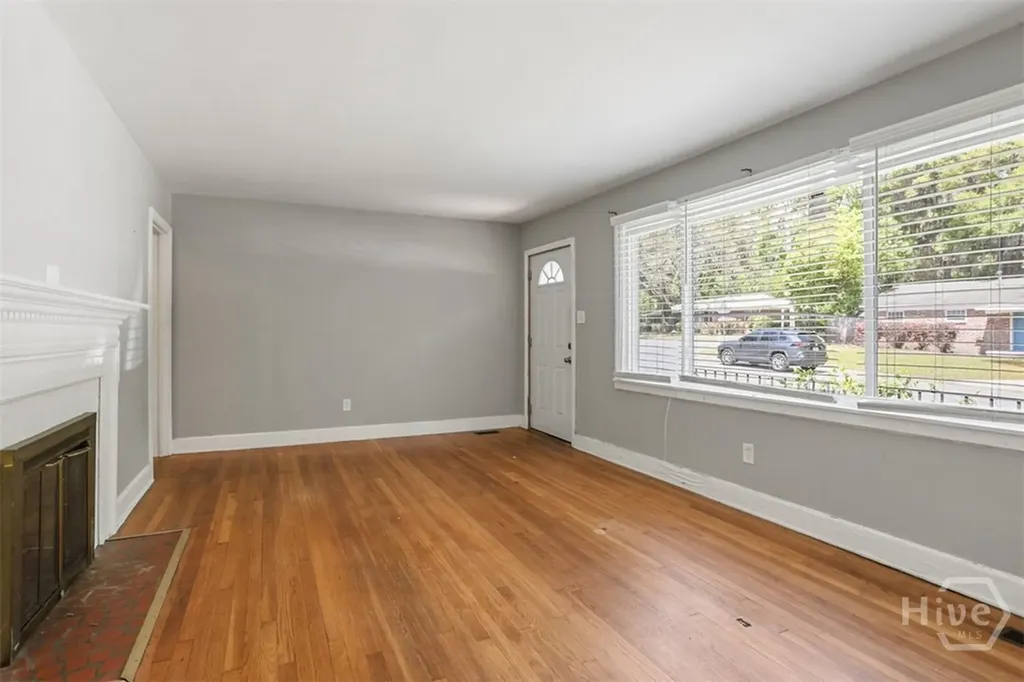 2403 E 37th Street Savannah GA 31404