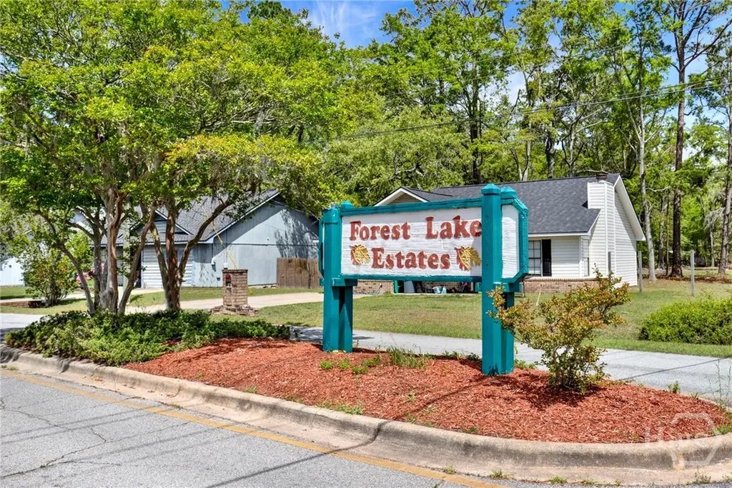 1371 Forest Lake Drive Hinesville GA 31313