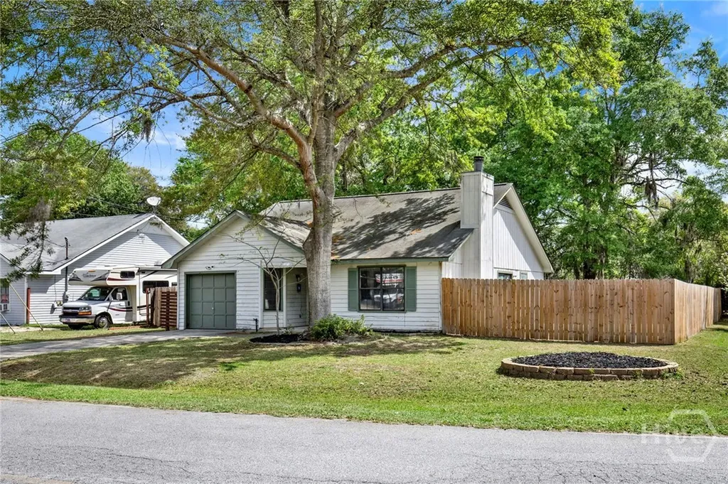 1371 Forest Lake Drive Hinesville GA 31313