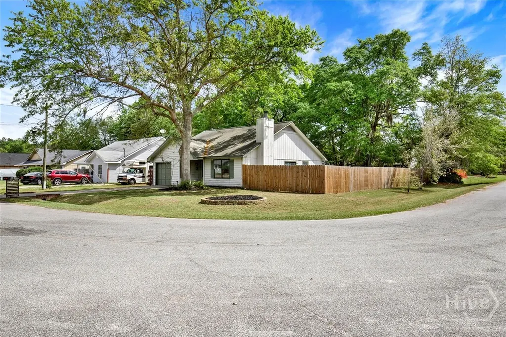 1371 Forest Lake Drive Hinesville GA 31313