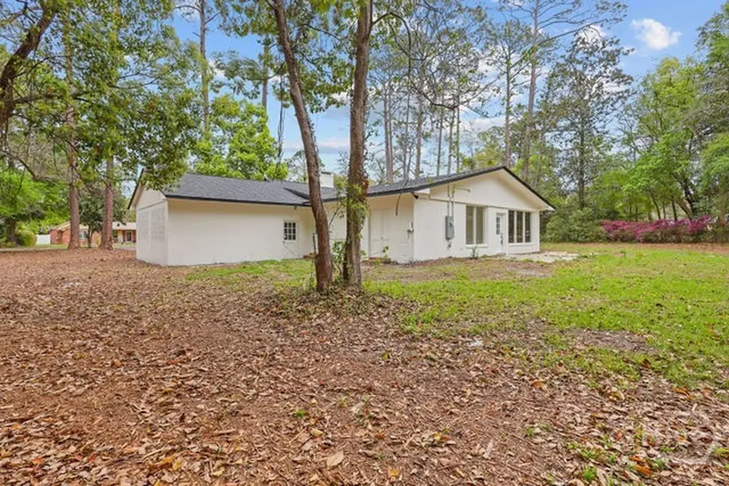 762 E Bay Street Jesup GA 31546