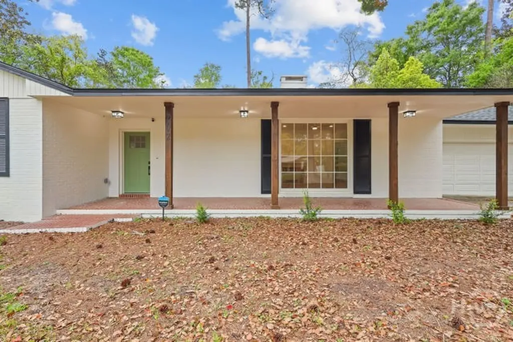 762 E Bay Street Jesup GA 31546