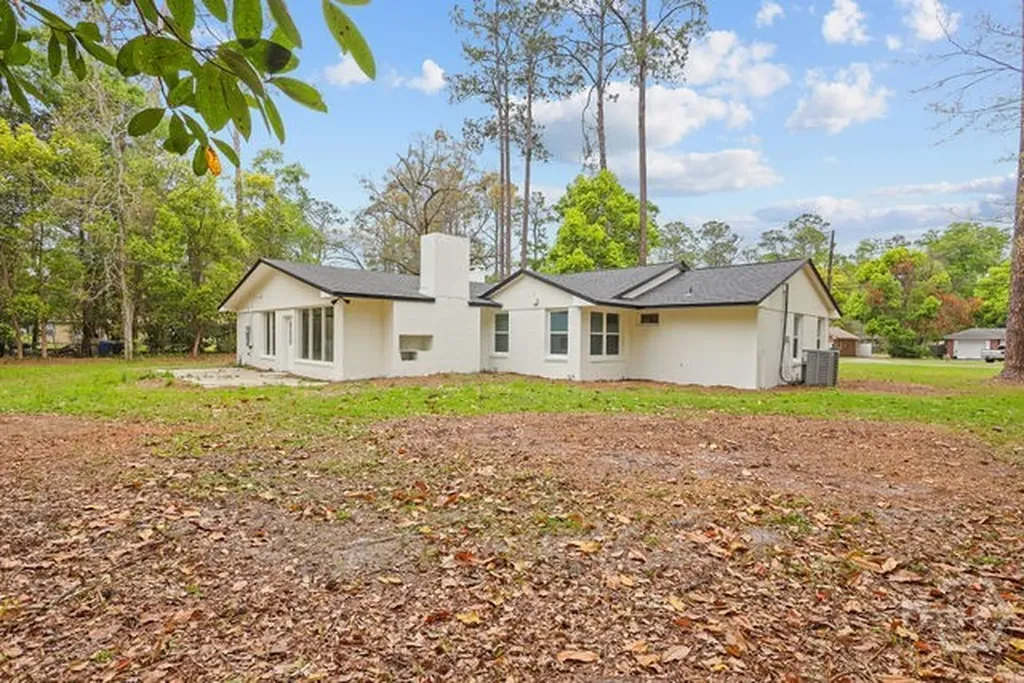 762 E Bay Street Jesup GA 31546