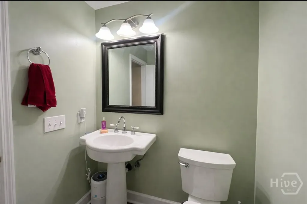 92 Hidden Lake Court Savannah GA 31419