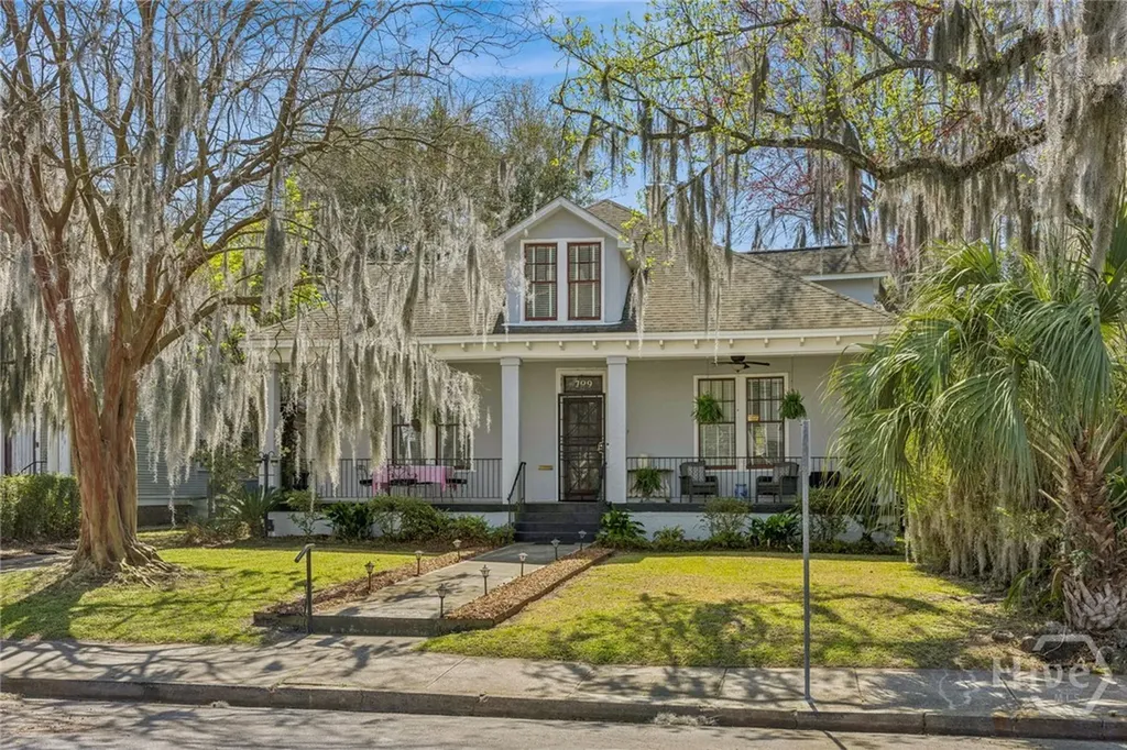 709 E 41st Street Savannah GA 31401