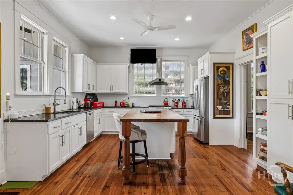 709 E 41st Street Savannah GA 31401