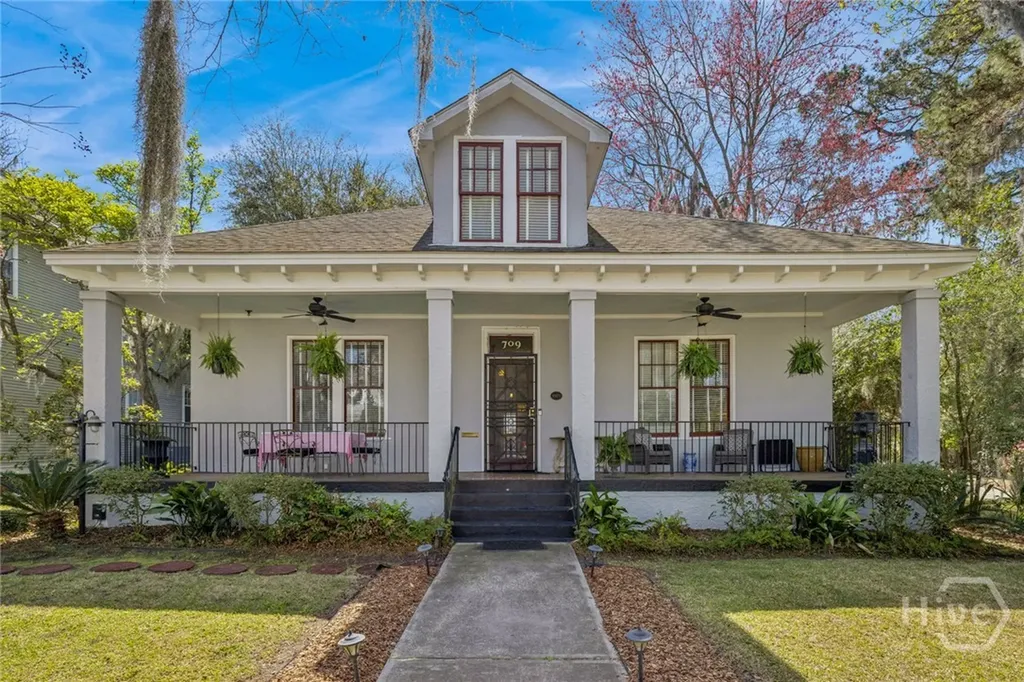 709 E 41st Street Savannah GA 31401