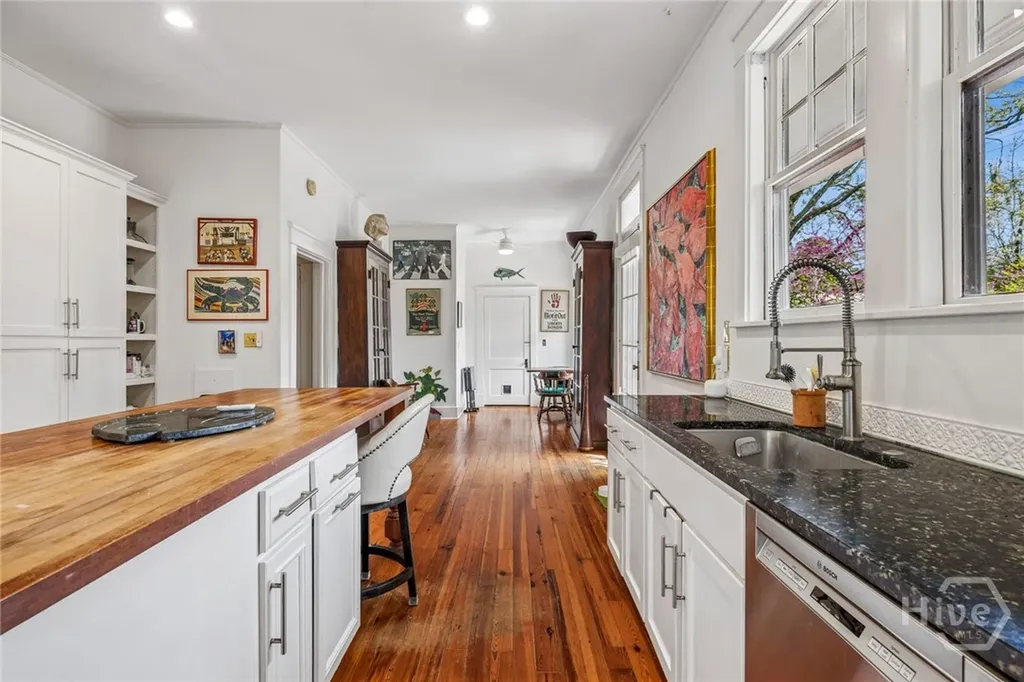 709 E 41st Street Savannah GA 31401