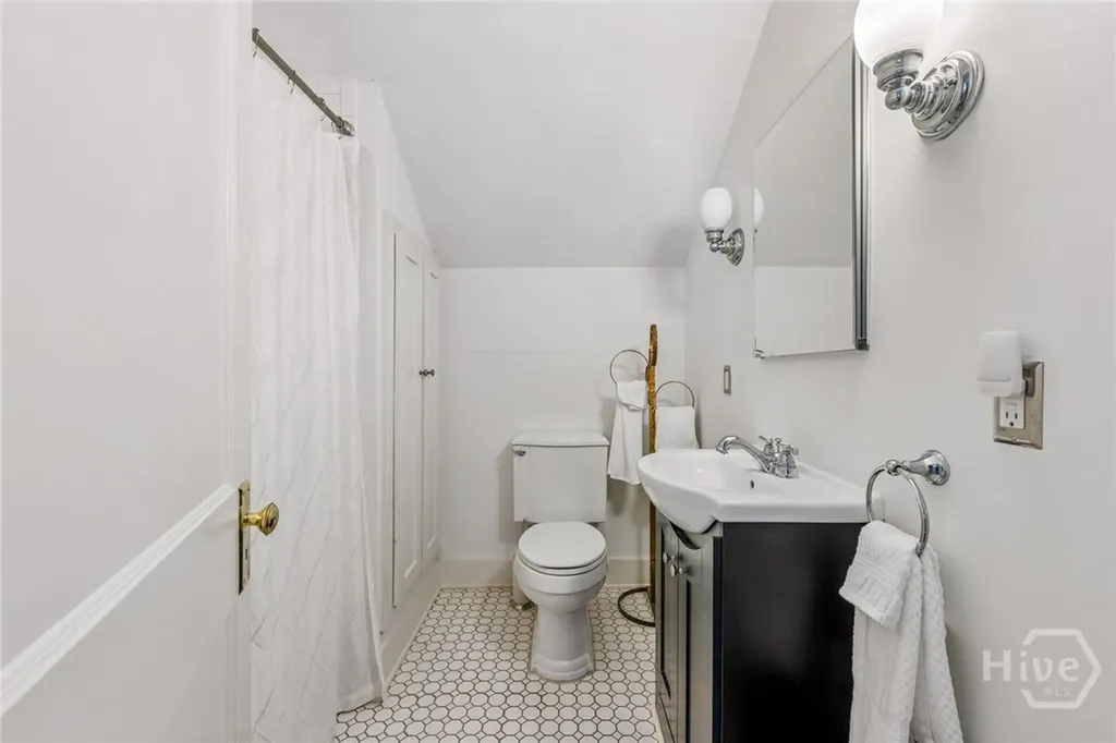 709 E 41st Street Savannah GA 31401