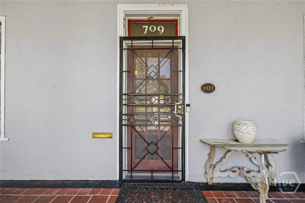 709 E 41st Street Savannah GA 31401