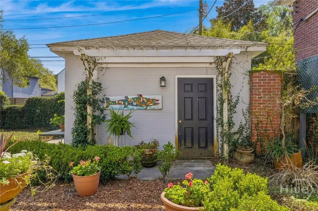 709 E 41st Street Savannah GA 31401