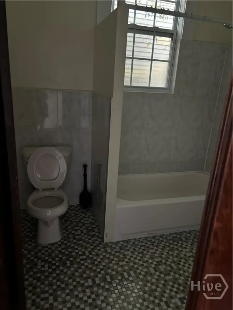 201 E 39th Street Savannah GA 31401