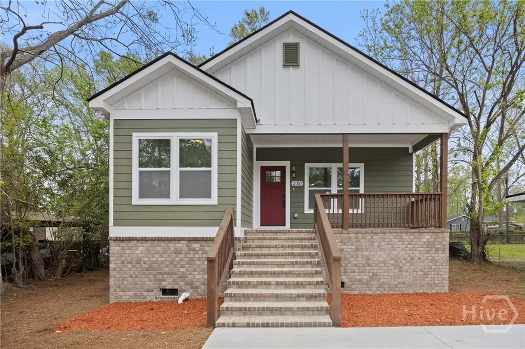 2010 Packard Avenue Savannah GA 31405