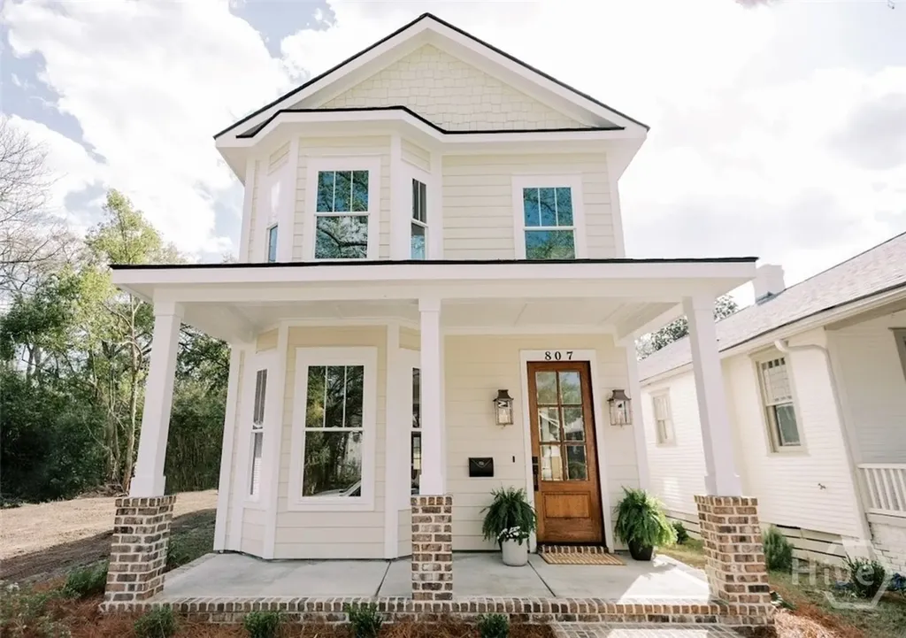807 E 33rd Savannah GA 31401