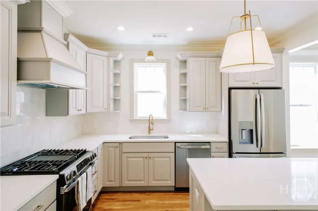 807 E 33rd Savannah GA 31401