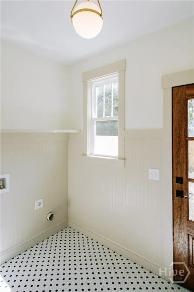 807 E 33rd Savannah GA 31401