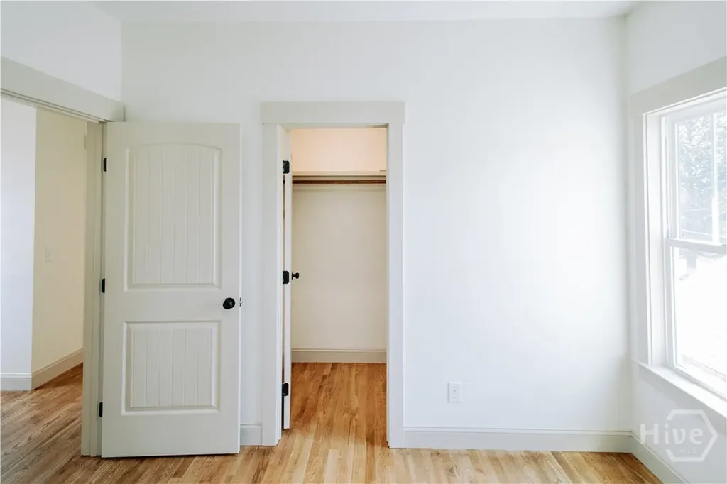 807 E 33rd Savannah GA 31401
