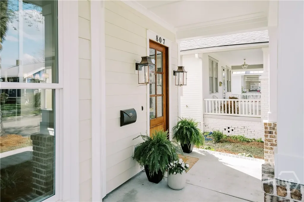 807 E 33rd Savannah GA 31401