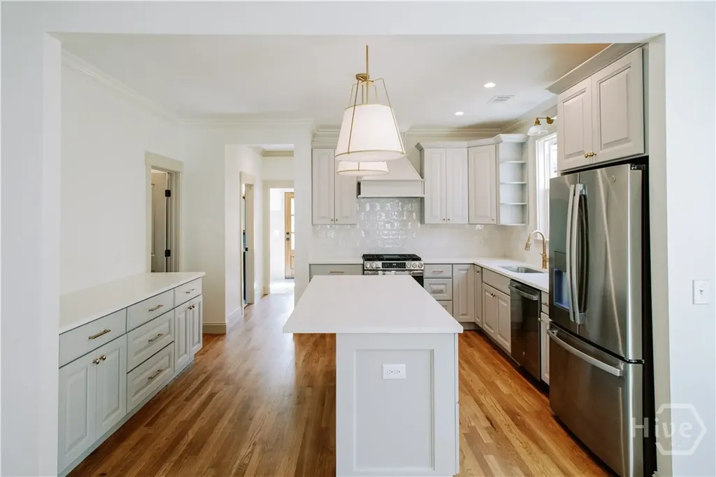 807 E 33rd Savannah GA 31401