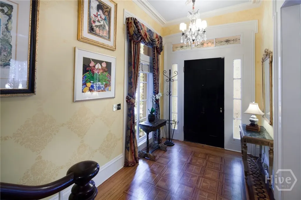 11 W Jones Street Savannah GA 31401